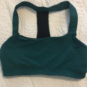 Gap medium impact T-back sports bra